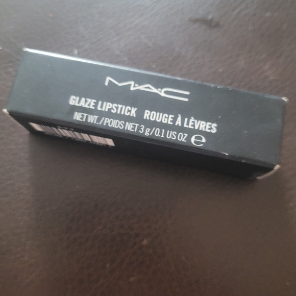 Mac lipstick, GLAZE discontinued. Software demanded "Women" category, but u know - Picture 2 of 6